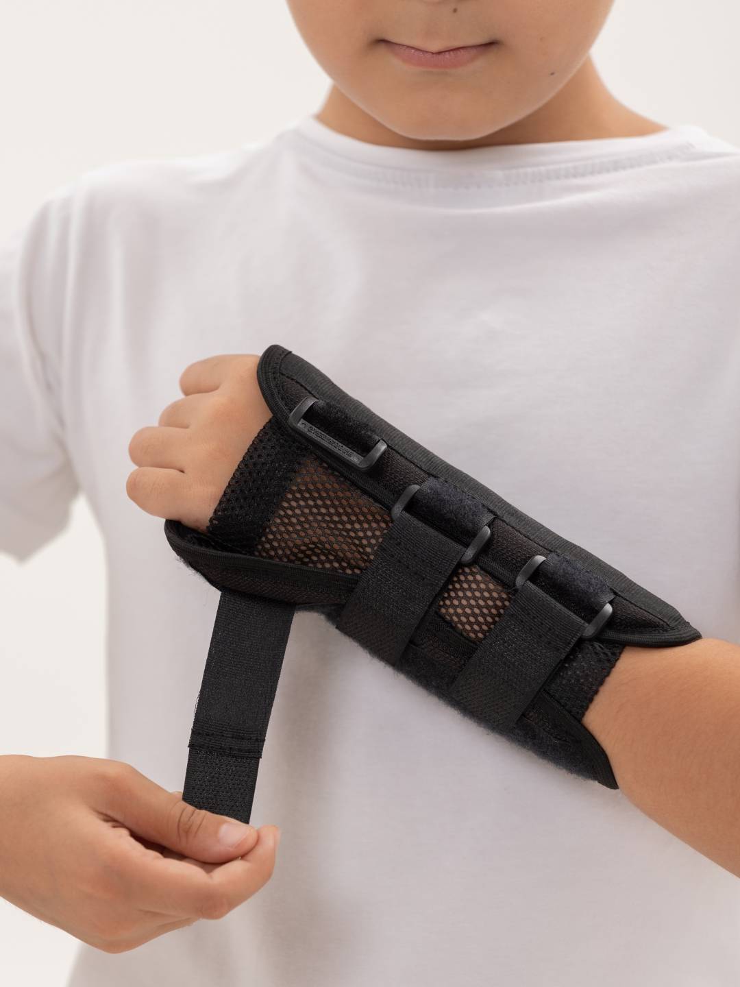 Бандаж (ортез) на лучезапястный сустав для детей
